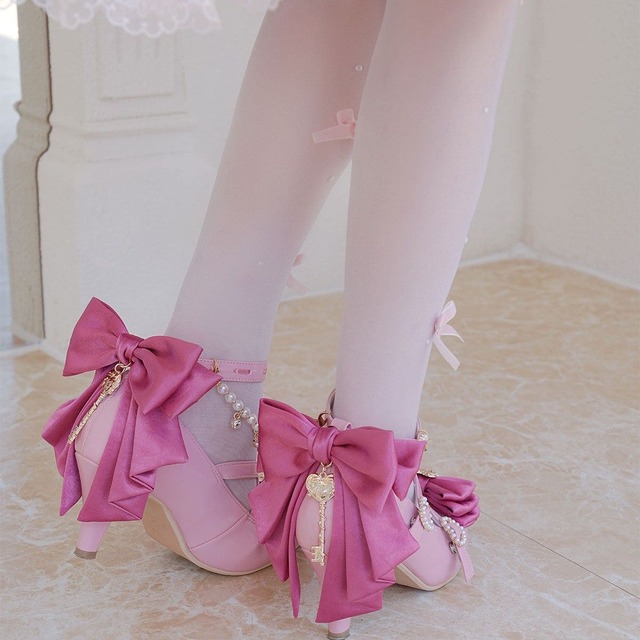 バックリボン付きハイヒールパンプス