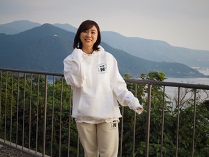 2021 AW “bigN” HOODIE color White×Darkgreen