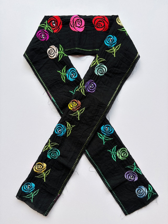 ULOCO 刺繍　半衿　君にバラバラ　ブラック②