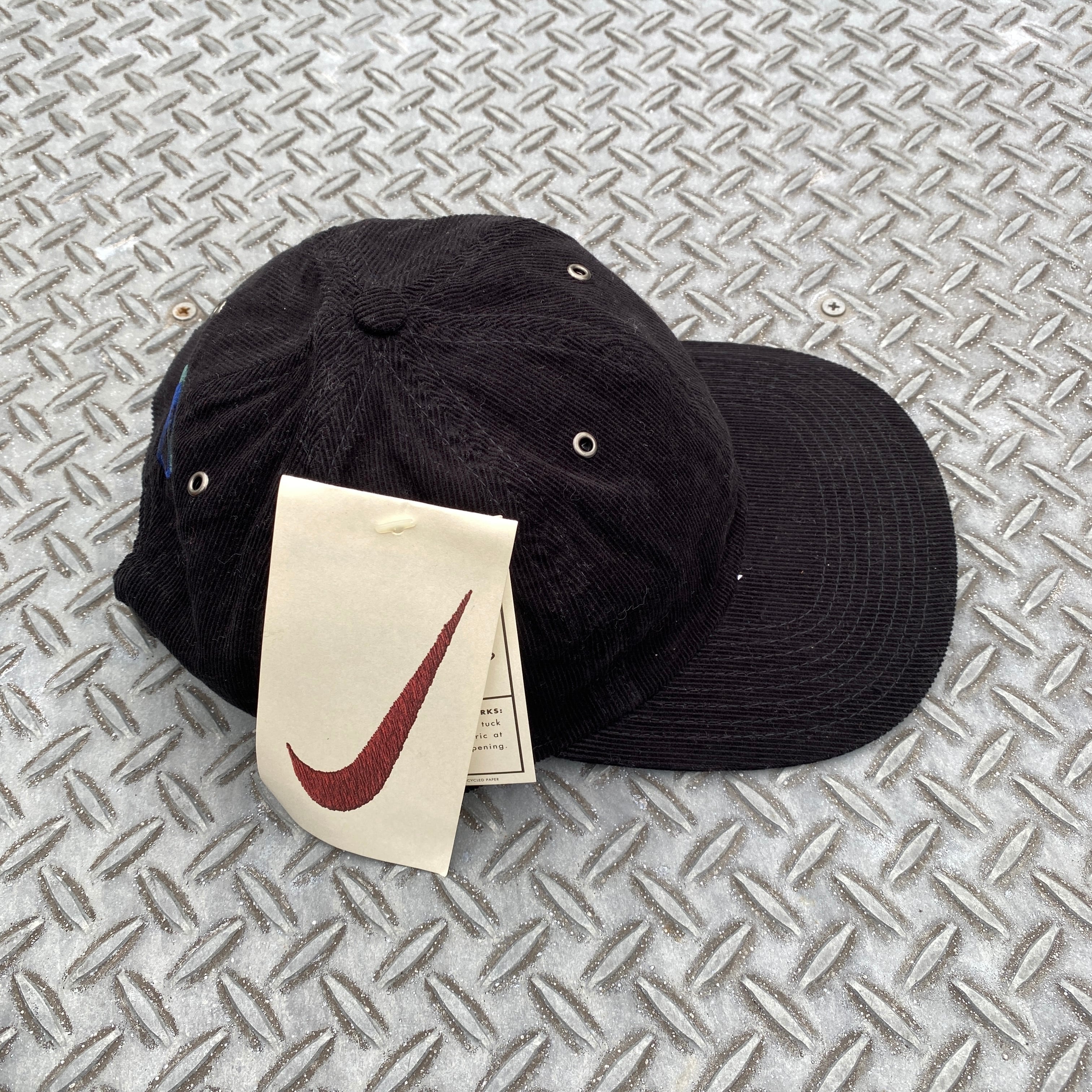 90s NIKE Deadstock Black Corduroy Cap / Delta Embroidery