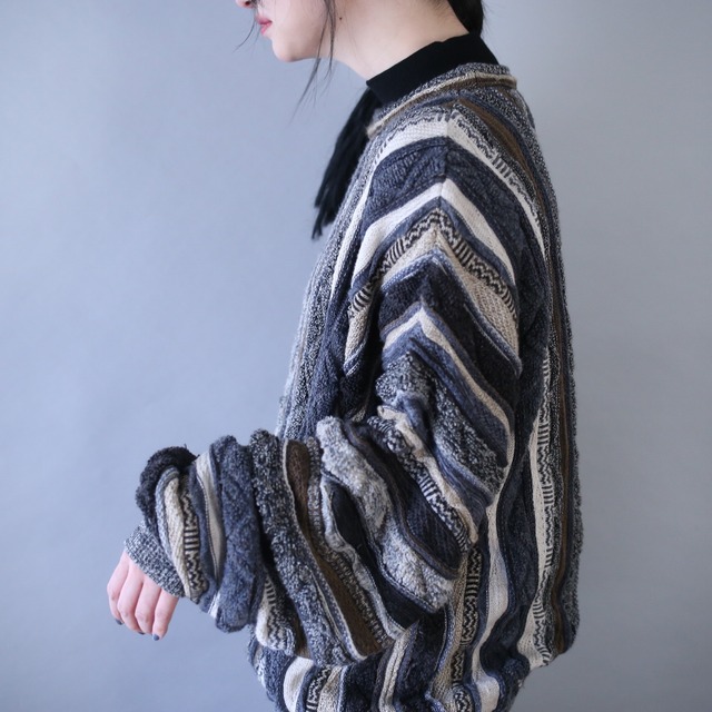 classical good coloring loose silhouette  "3D" waving knit