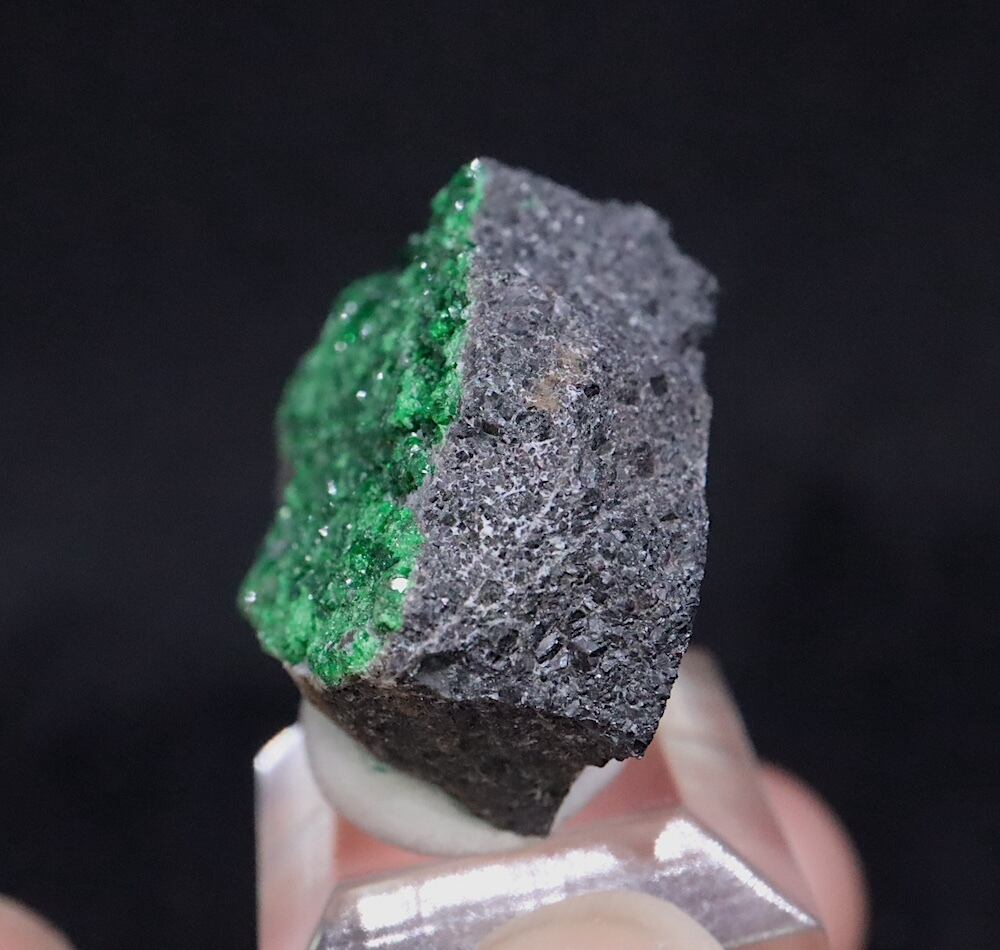 ロシア ウラル産　ウバロバイト原石 ロシア ウラル産 ウバロバイト原石