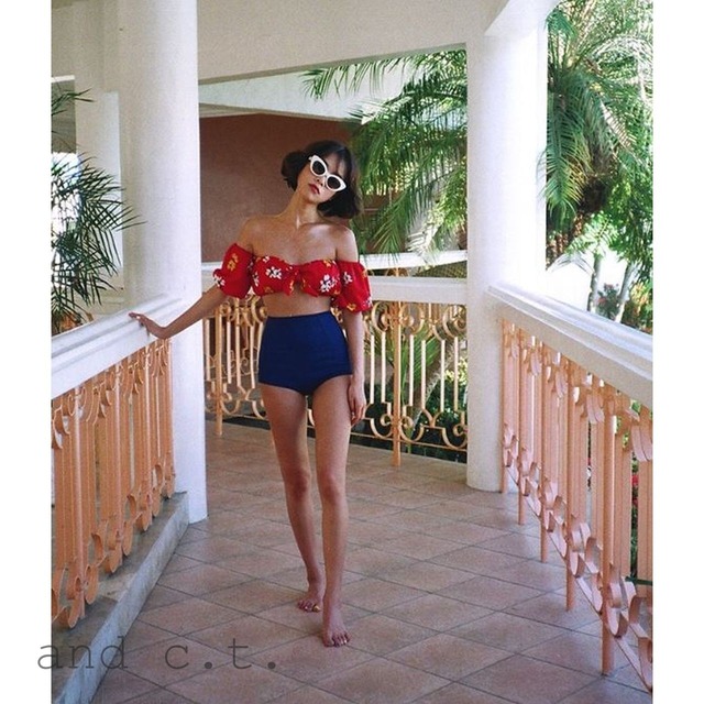 オフショルダー花柄ビキニ レッド韓国水着 ブルーハイウエストパンツ 胸リボン カジュアルチューブトップ 体型カバー And C T アンドシーティー 大人可愛い トレンド専門店 オフショルダー花柄ビキニ レッド韓国水着 ブルーハイウエストパンツ 胸リボン カジュアルチューブトップ 体型カバー And C T アンドシーティー 大人可愛い トレンド専門店