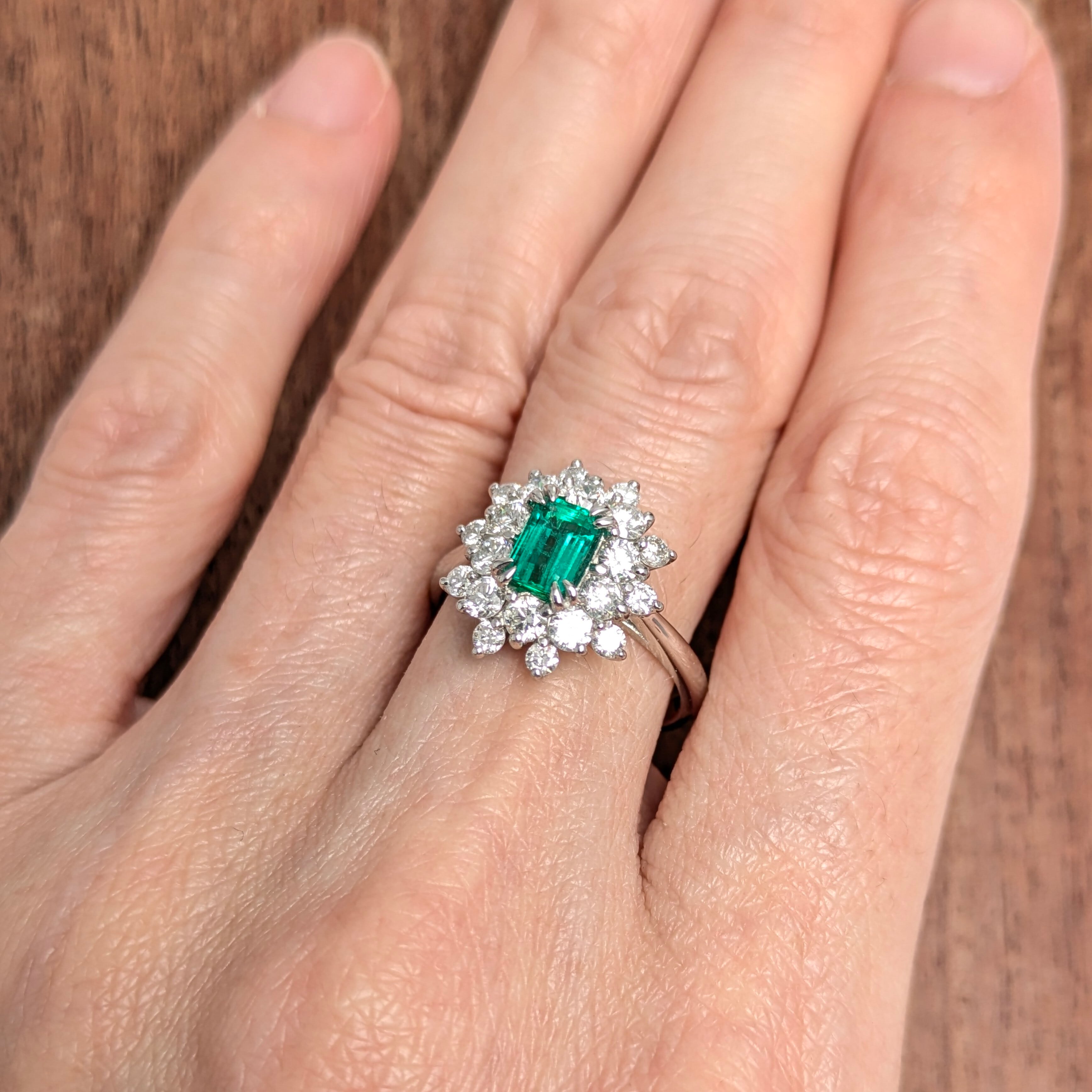 Pt950エメラルドリング コロンビア産 エメラルド 0.60ct ダイヤモンド