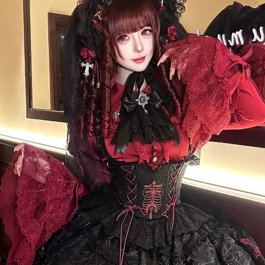 ゴスロリ｜可憐な姫袖ブラウスと編み上げジャンスカの王道セットアップ