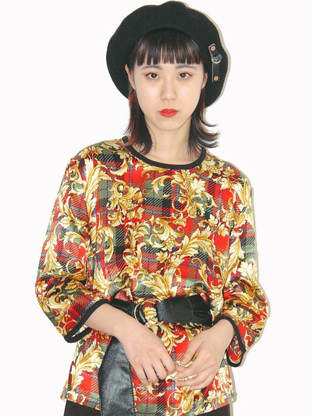 スカーフ柄トップス Tanutanu