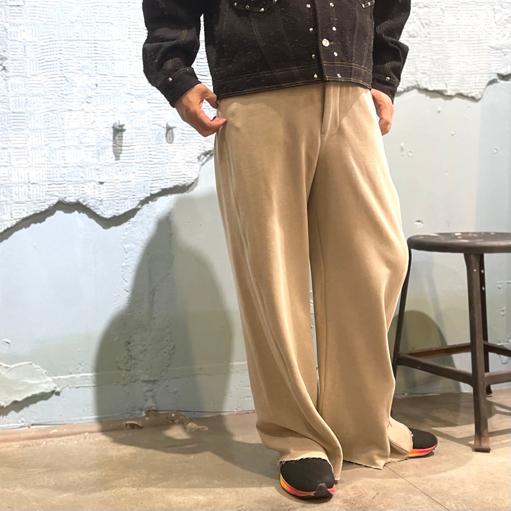 Saby / sweat NEW baggy PANTS / fade beige