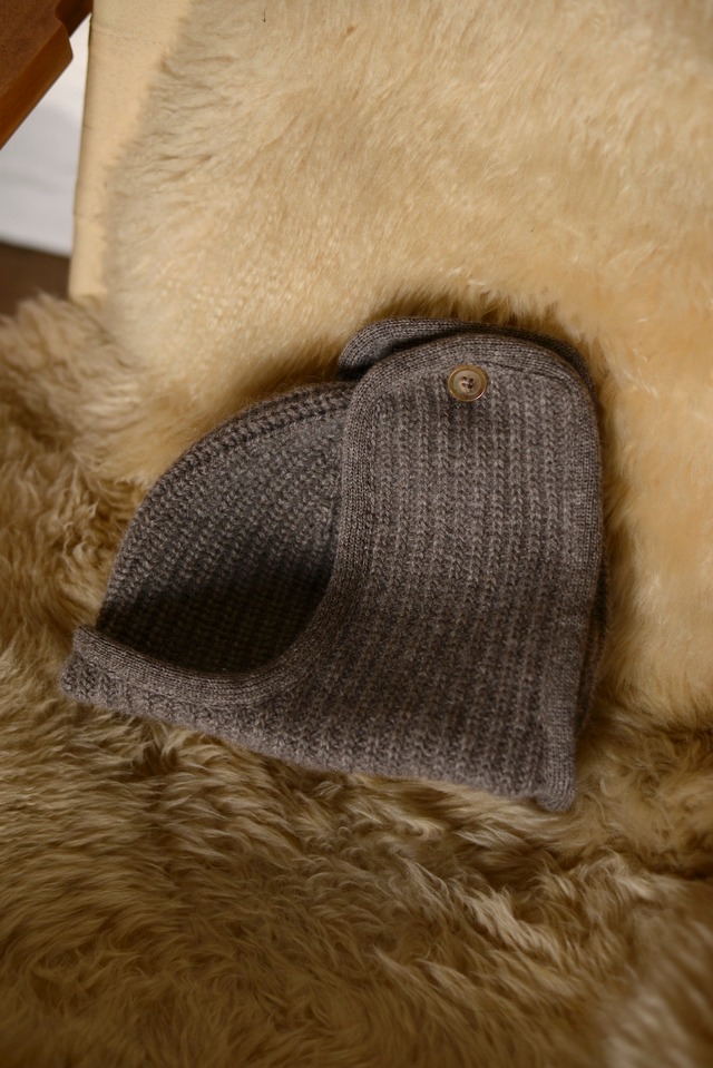 Nikki ESSENTIAL PIECES / ALL YAK BEANIE