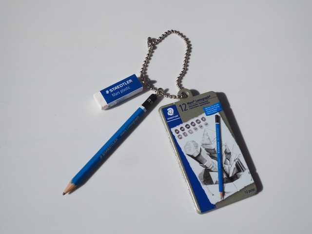 文具ミニチュアマスコット第７弾④ステッドラー日本株式会社〈マルス ルモグラフ 高級鉛筆＆マルス プラスチック〉