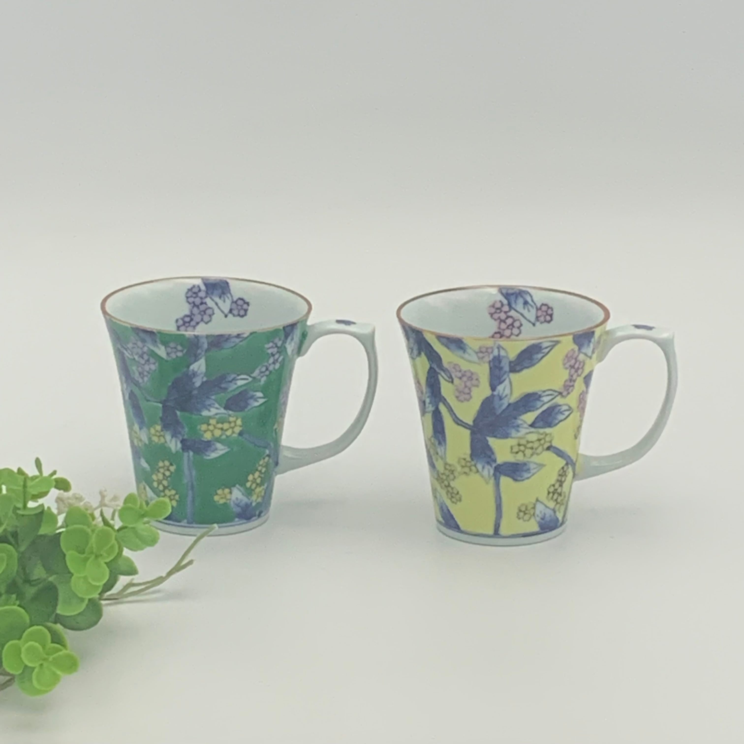 有田焼 桜絵 マグカップ 緑・黄 | 有田焼ショップ まるとも陶磁器