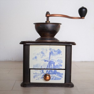 【コレクション 30】青い風車のコーヒーミル