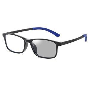 【努力特価】老眼鏡 メンズ おしゃれ ブルーライトカット 調光レンズ 調光サングラス老眼付き リーディンググラス レディーズ 単焦点 超軽量 スクエア TR90 滑り止めテンプル B1384
