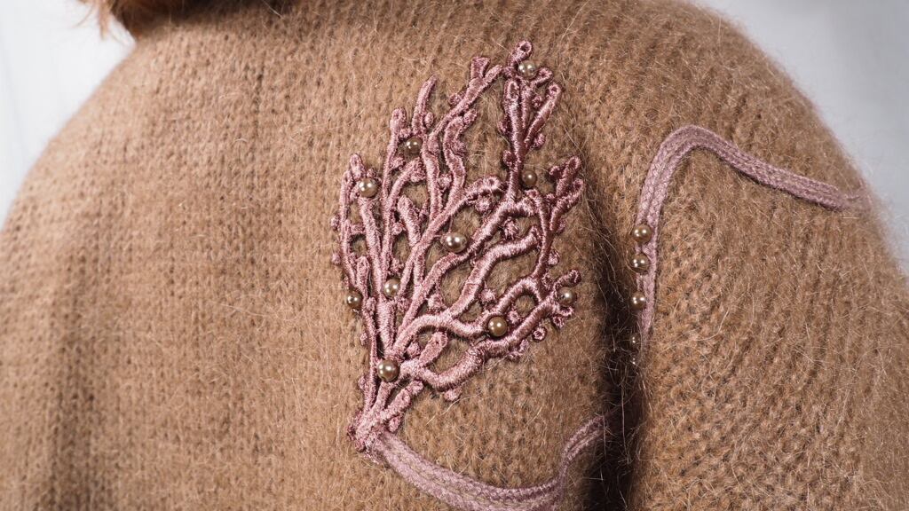 Plants × Perl Embbossed Design Light brown wool knit cardigan