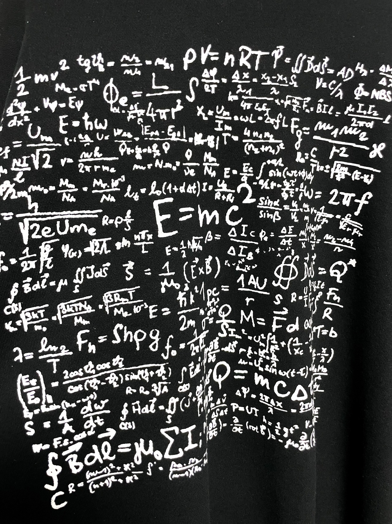 UNFINISHEDアインシュタインオーバーサイズトレーナーblack