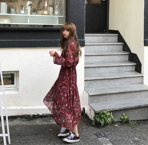 ワンピース 春ワンピース  花柄ワンピース 長袖 ロング丈 Ｖネック  Aラインスカート  フレアスカート ルーズウエスト  花柄 春 20代 30代 フレンチレトロ レトロ フェミニン シック エレガント お出かけ  デート （H356)