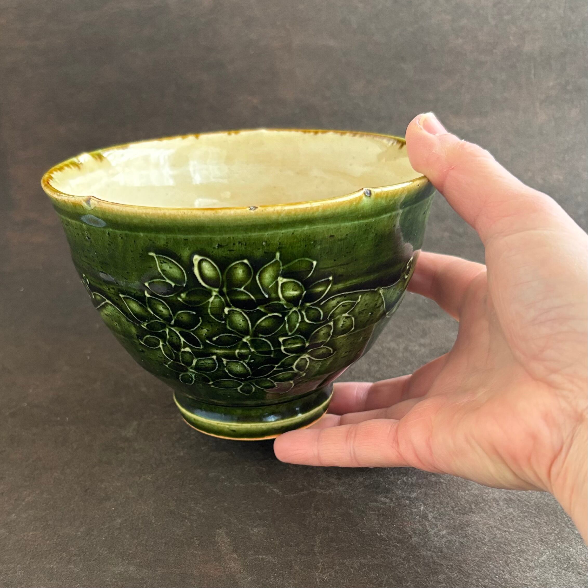 土和のルリエフ　織部釉　花形丼ぶり