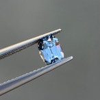 カラーチェンジジルコン 6.1x4.6mm, 0.95ct, ミャンマー産