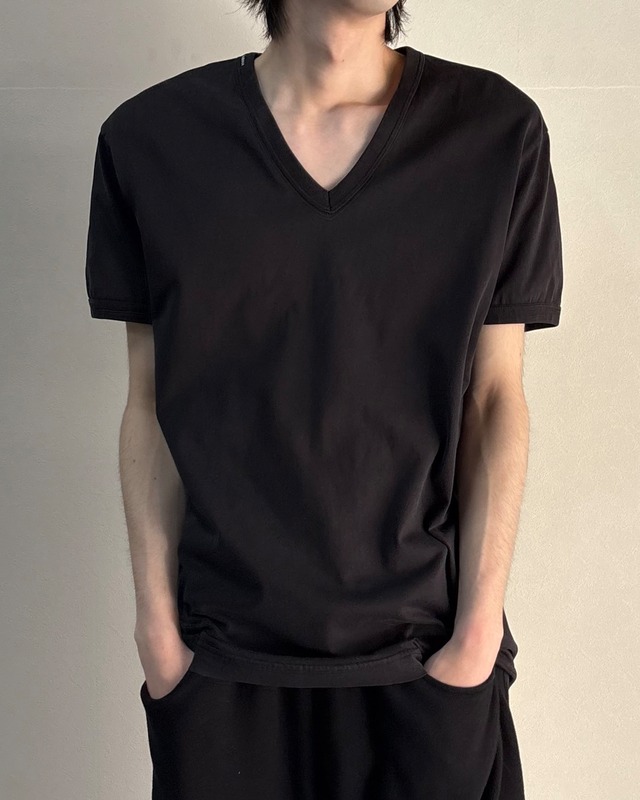 【DOLCE&GABBANA】faded v-neck t-shirt