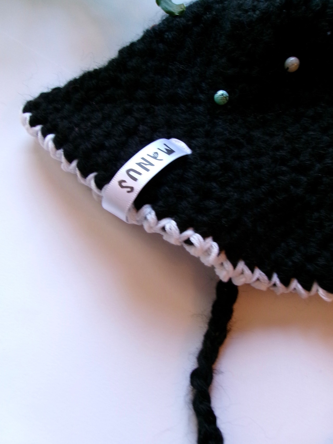 “MANUS” Knit beaded hat
