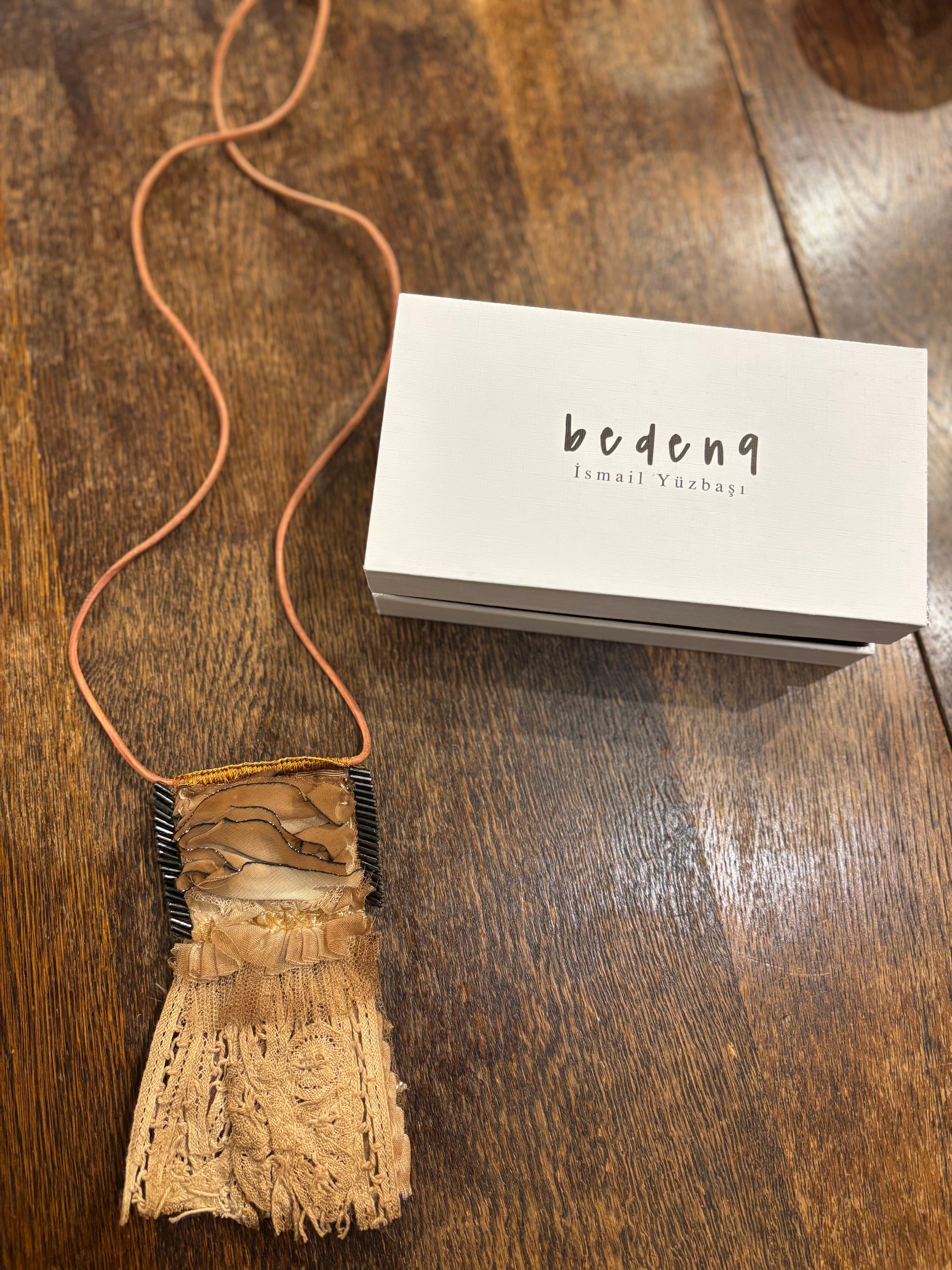 バタフライツイスト/ジャッキー｜JACQUI（NVY/RED）40 ジャッキー