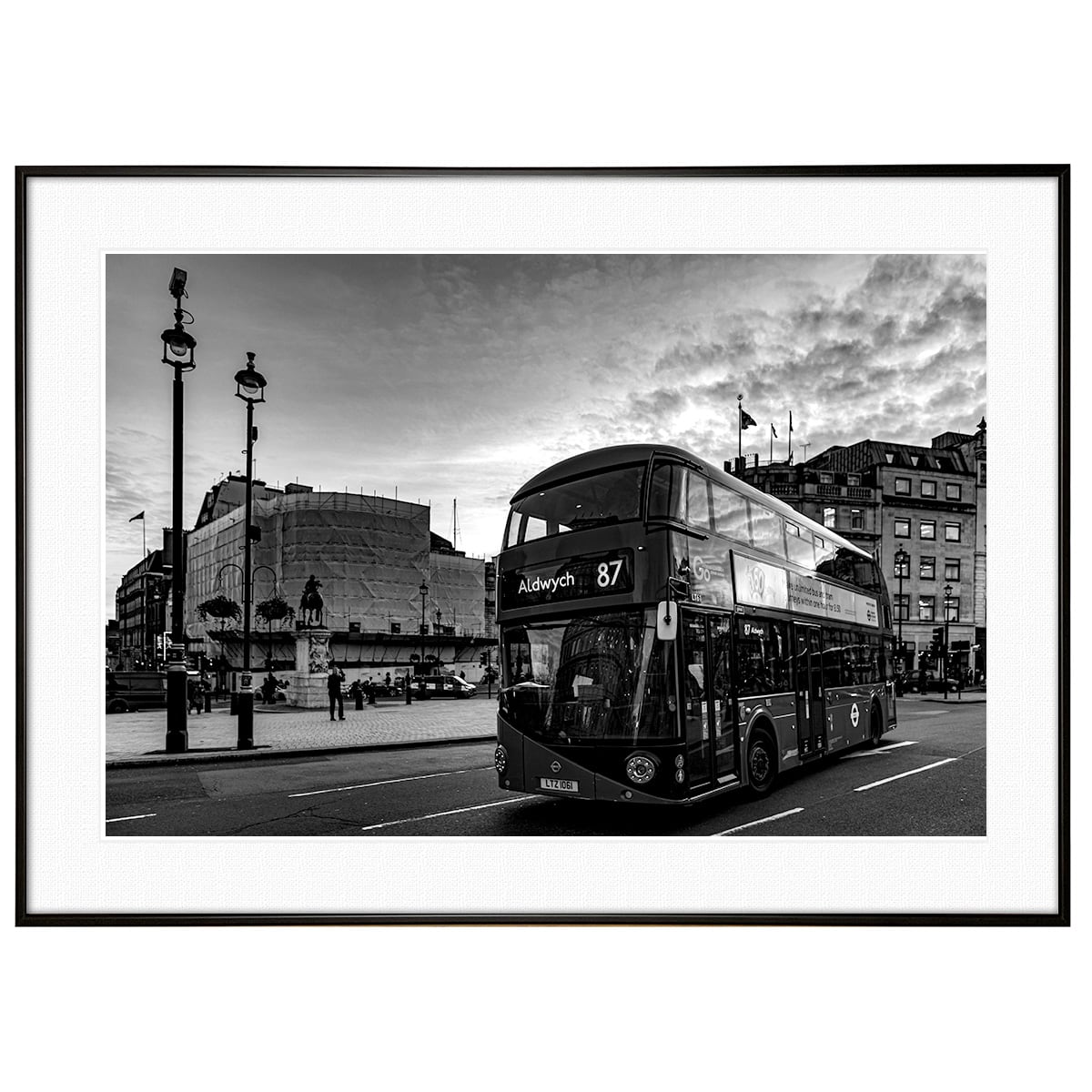 イギリス写真 ロンドン オールドウィッチ 2階建てバス インテリア モノクロアートポスター額装 AS0116