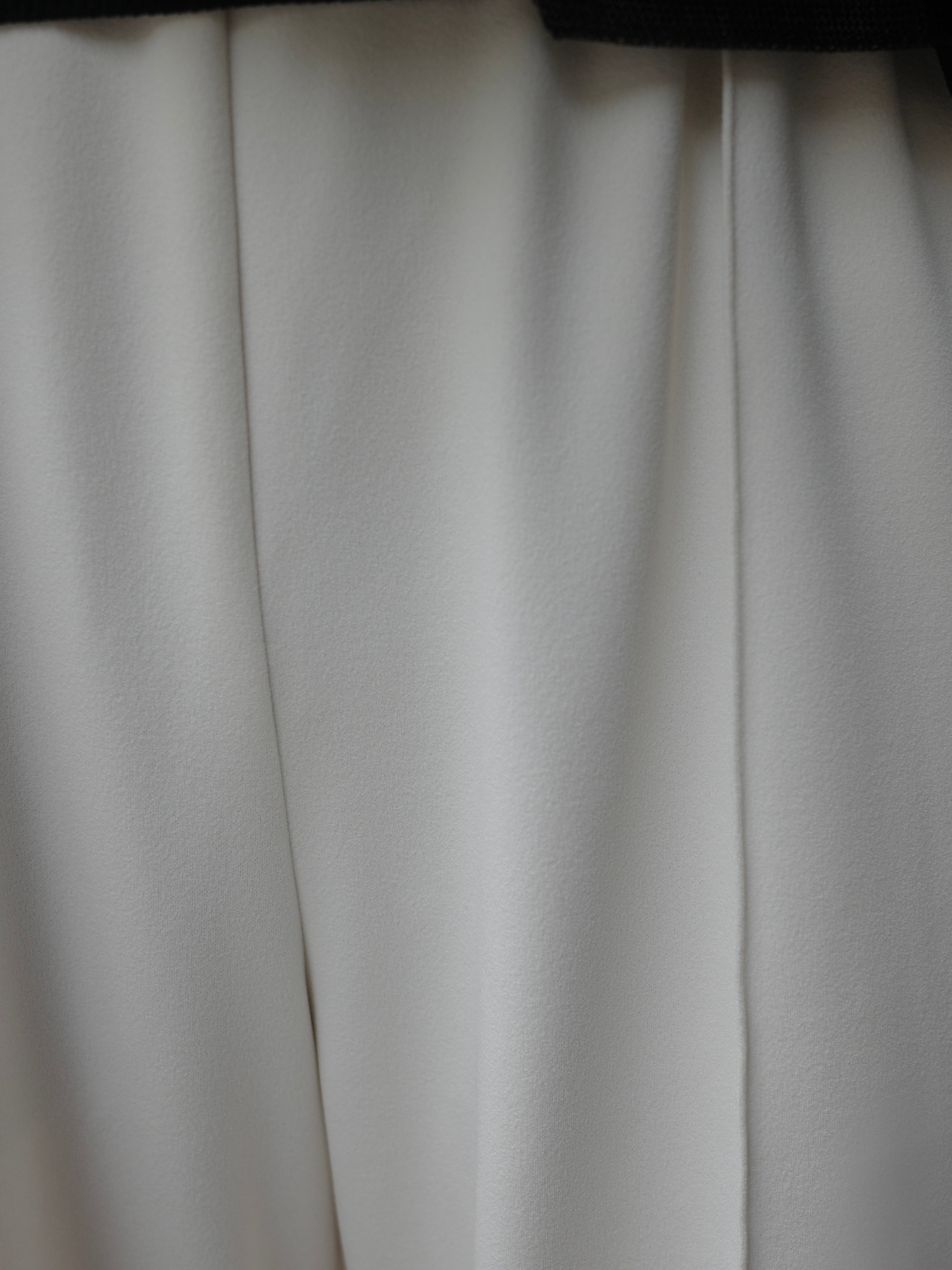 予約】pin tuck straight pants / off white (8月上旬発送予定) | HYEON