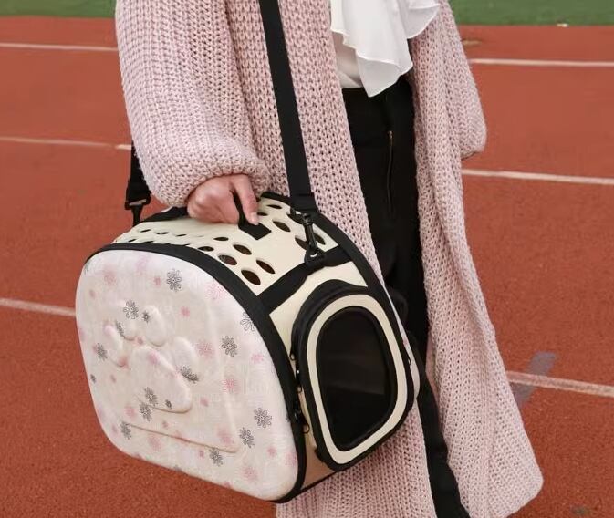 キャット 猫 ドッグ 犬 小型犬 キャリー バッグ 散歩グッズ お出かけバック 細身 お花 通気性 かわいい シンプル おしゃれ レトロ 個性的 主役級 存在感 ラブリー キュート プリンセス フェアリー ラグジュアリー シンプル シック 花柄 オールシーズン ロングシーズン シーズンレス 男の子 女の子 成犬 子ども 子猫 成猫 お出かけ 旅行 公園 休日 カフェ 散歩 ウォーキング 普段使い 定番