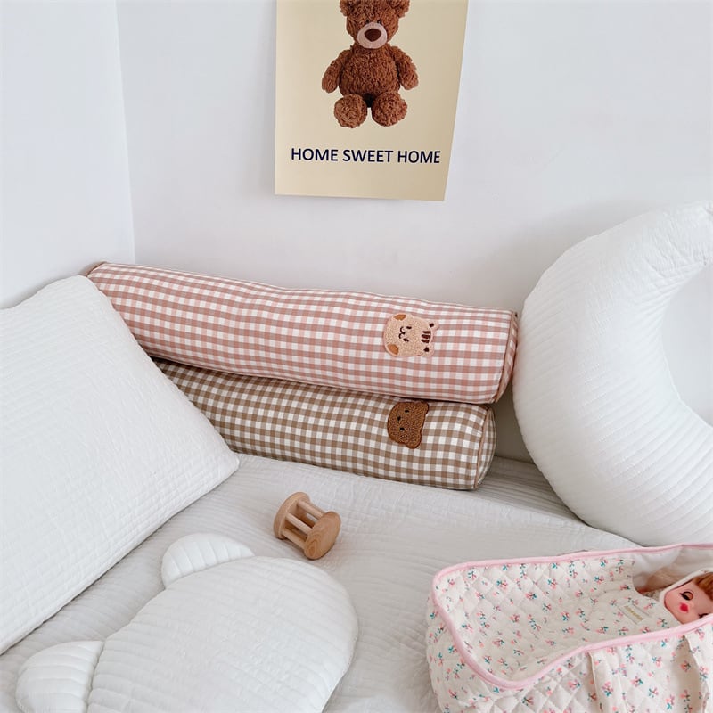 GOODS】春新作韓国風チェック柄純綿花ロゴ抱き枕 全4色 | 韓国子供服