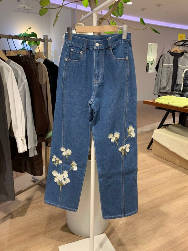 フラワー刺繍デニムパンツ［Color:インディゴ］［Size:S,Mサイズ］通常