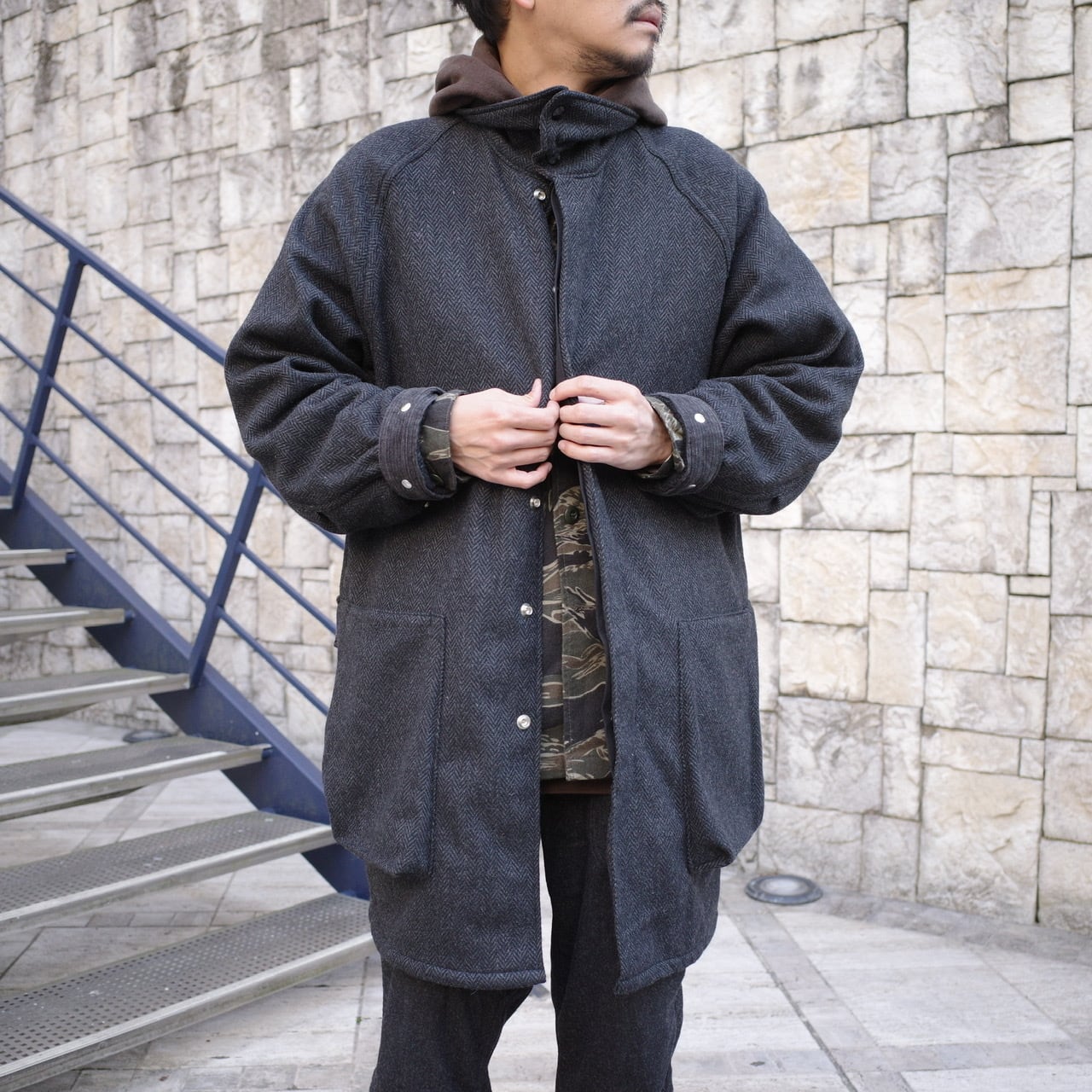 SASSAFRAS(ササフラス) / Digs Crew Tube Coat -Charcoal- | Signs