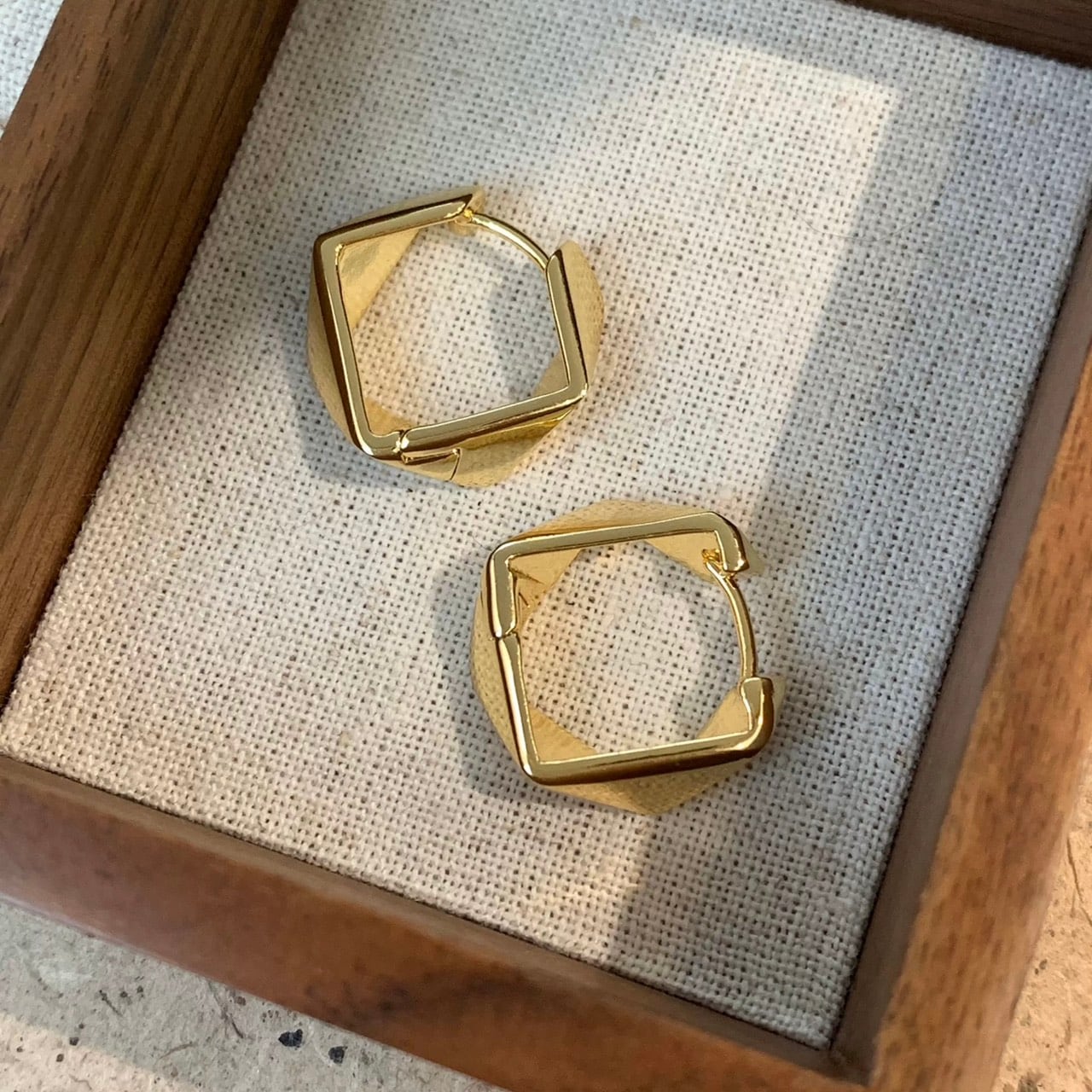 スクエアピアス 233165