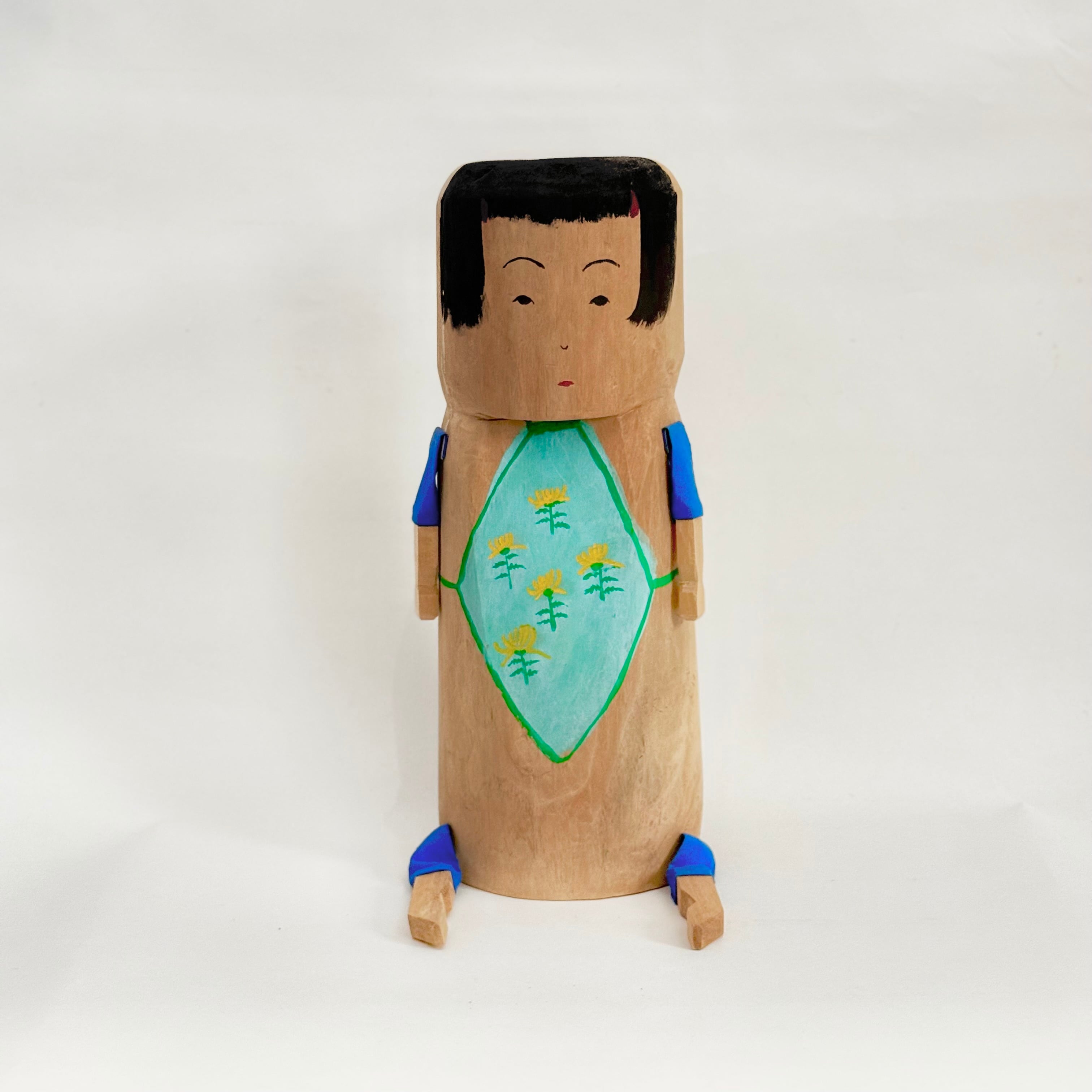 支援金付き／伝統木人形「おきんじょ」ハンカチ付き（大42cm）