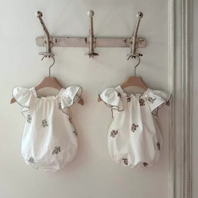 【BABY】韓国風 花柄刺繡ロンパース