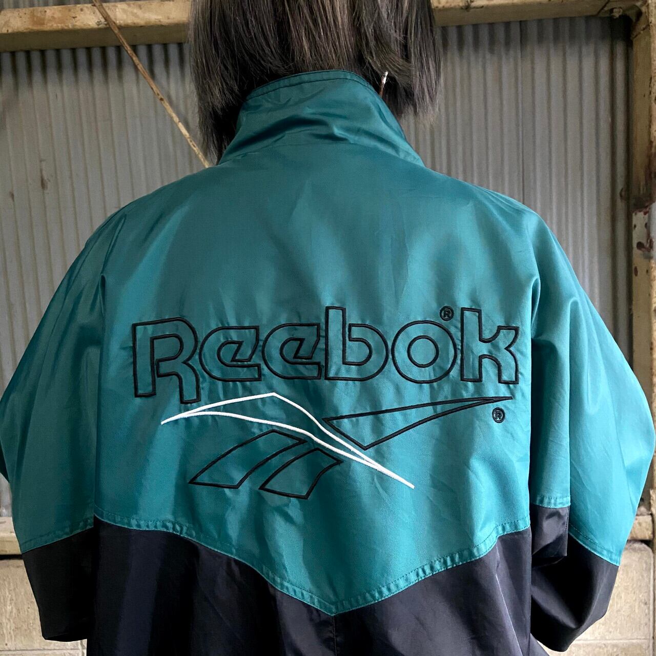90年代 Reebok リーボック ビッグロゴ 刺繍 ナイロンジャケット 90年代 Reebok リーボック ビッグロゴ 刺繍 ナイロンジャケット