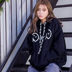 ロゴ紐ベーマークパーカー