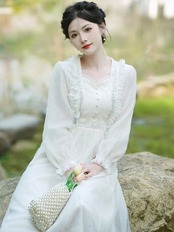 【0147】White Simple Back Ribbon Long Sleeve Dress