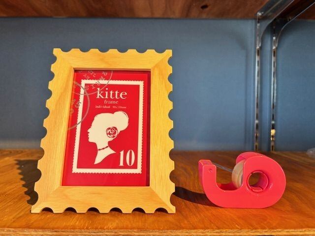 フォトフレーム 木製 L判 ポストカード 切手型 変形 写真立て kitteフレーム [サイズ: L判]