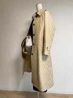 28　市松グラデーショントレンチコート