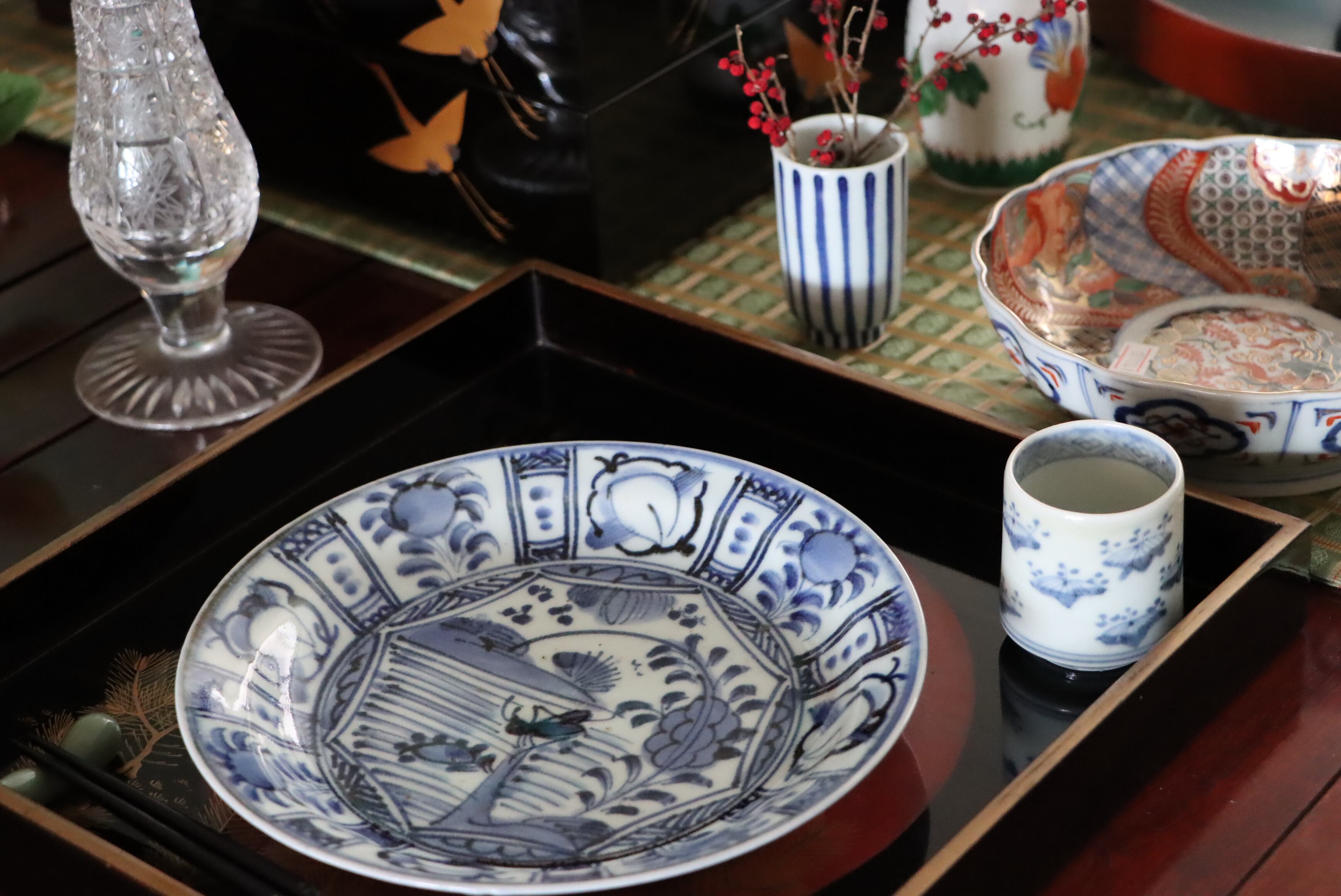 染付 芙蓉手 バッタ文 中皿 七寸/Blue and white medium size plate