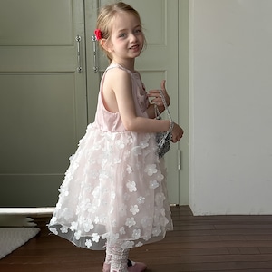 夏立体的な小花ワンピース