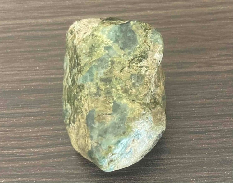 珍石（ちんせき）」！鮎喰川産の阿波翡翠！卑弥呼伝説神山の清流が生ん