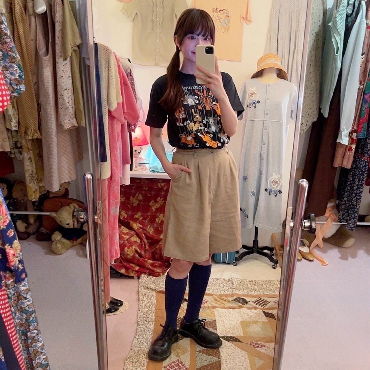 linen beige tuck half pants