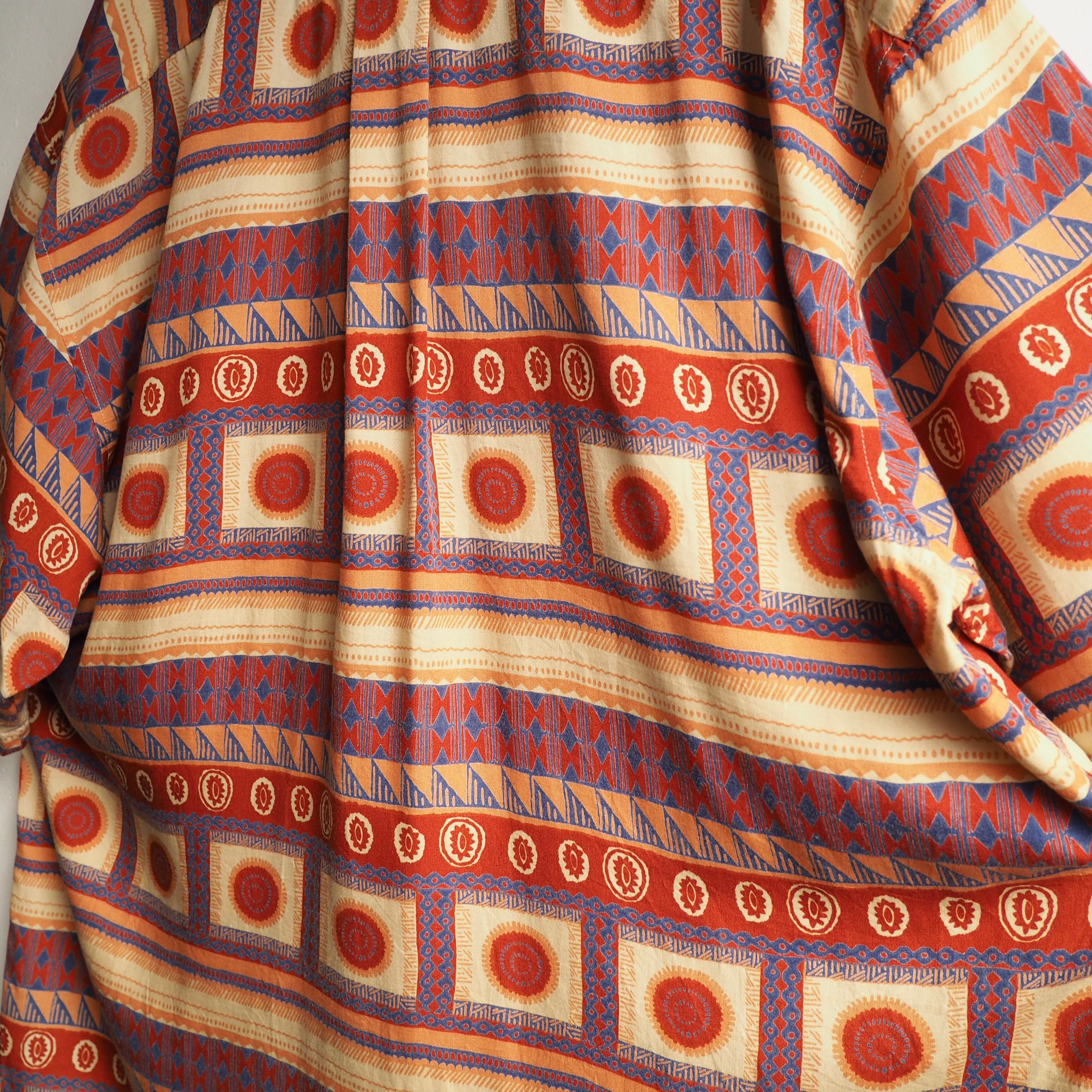 1990s ” Lapas homme ” Calm ethnic pattern vintage Drape loose rayon shirt