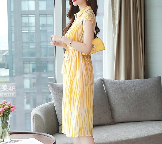 涼やかイエロー ランダムストライプ ワンピース 膝丈 フレンチスリーブ ウエストリボン Ol 通勤コーデ キレイめコーデ 大人カジュアル Garage Diva 106