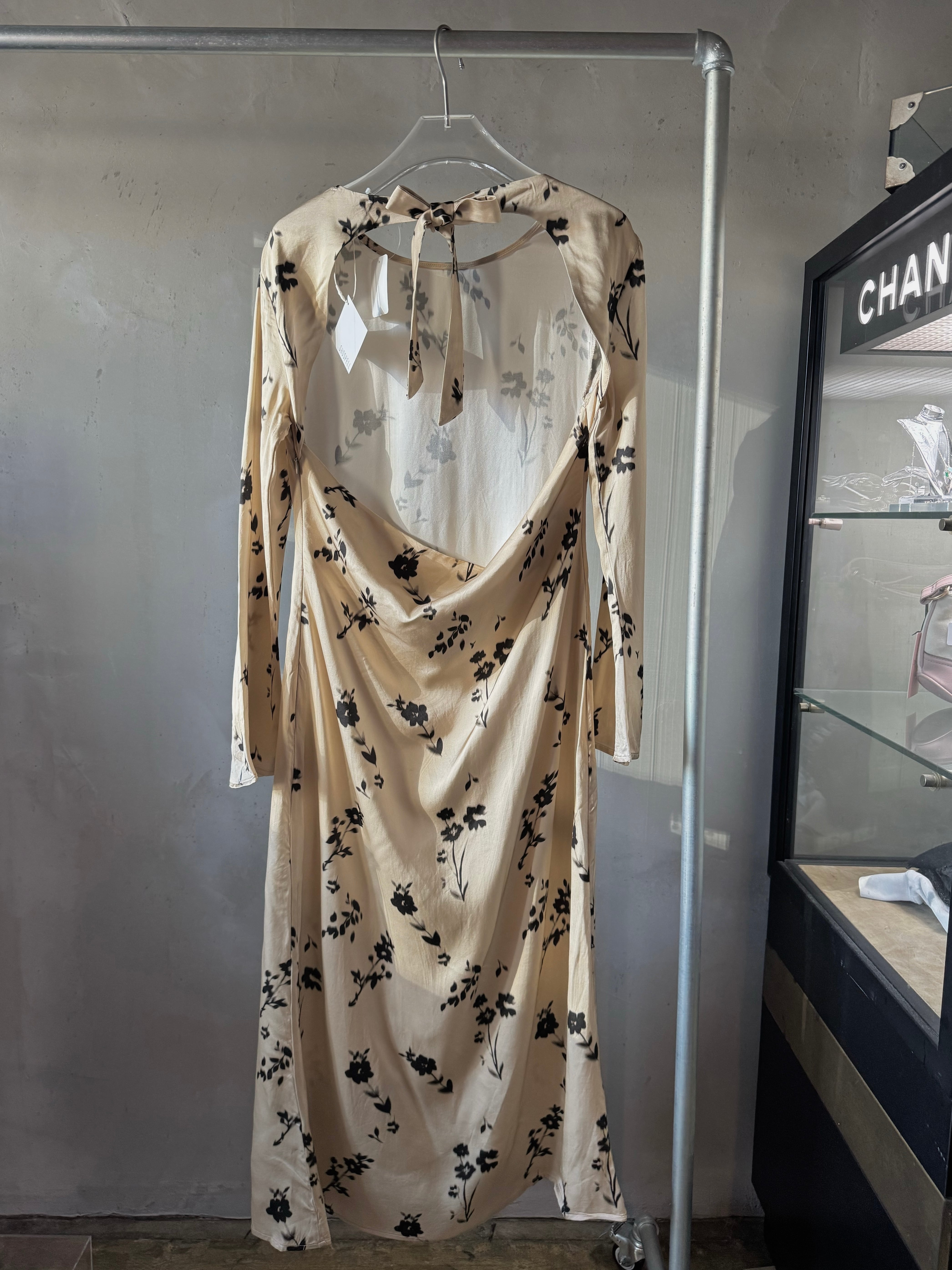 【GHOSPELL】Arina Floral Midi Dress