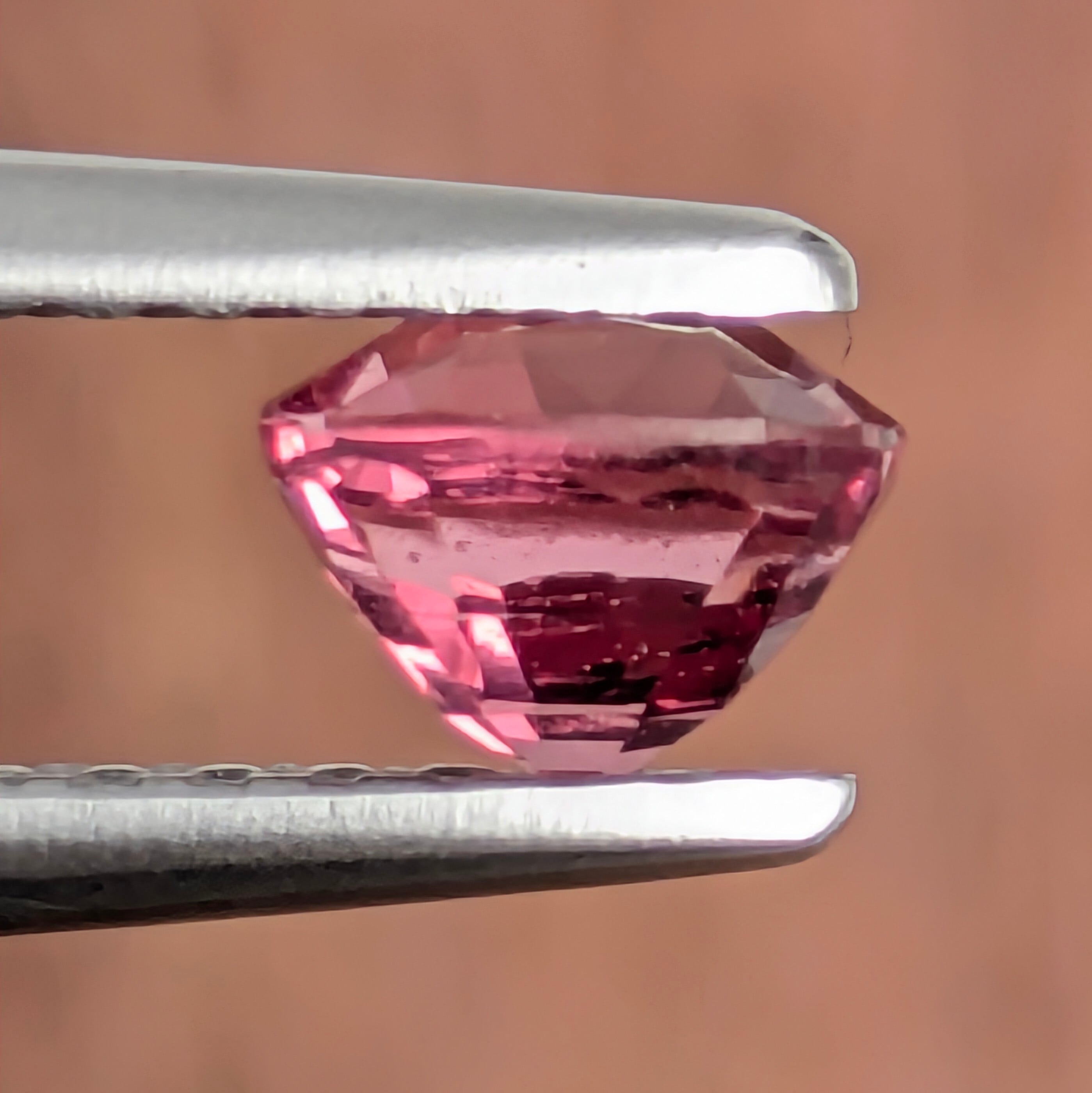 ピンクスピネル ルース ミャンマー・モゴック産 【0.54ct ピンクスピネル ルース ミャンマー・モゴック産 【0.54ct