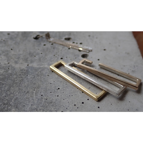 K10YG Rectangle Earcuff