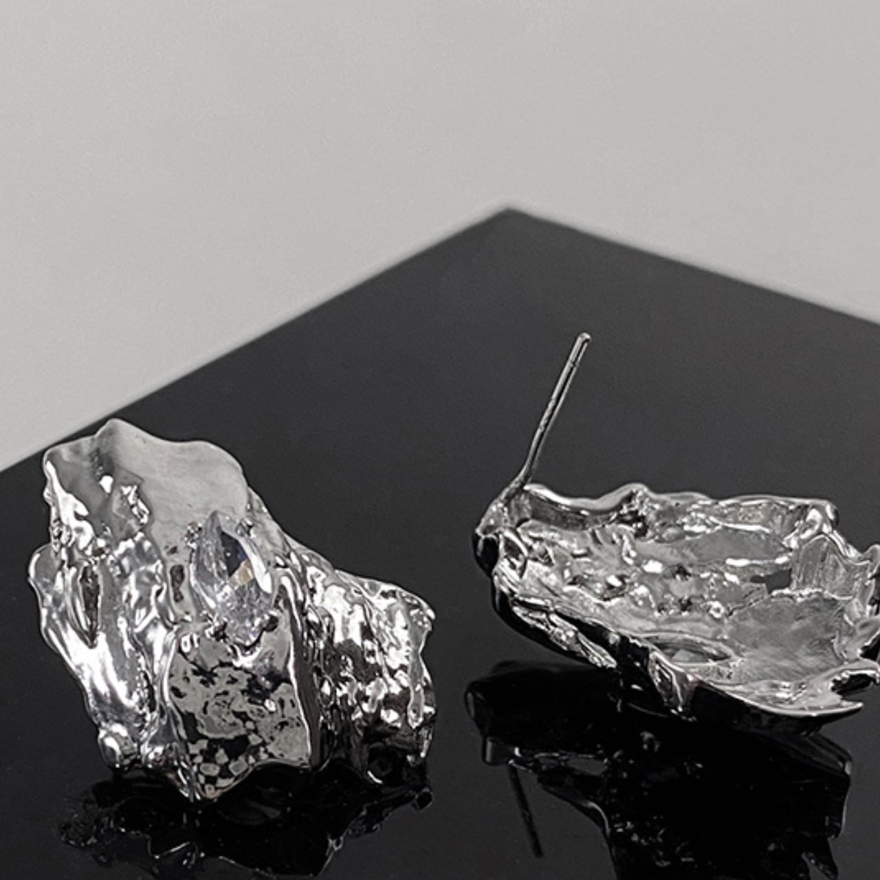 Meteorite-Inspired Chunky Pierce L00465