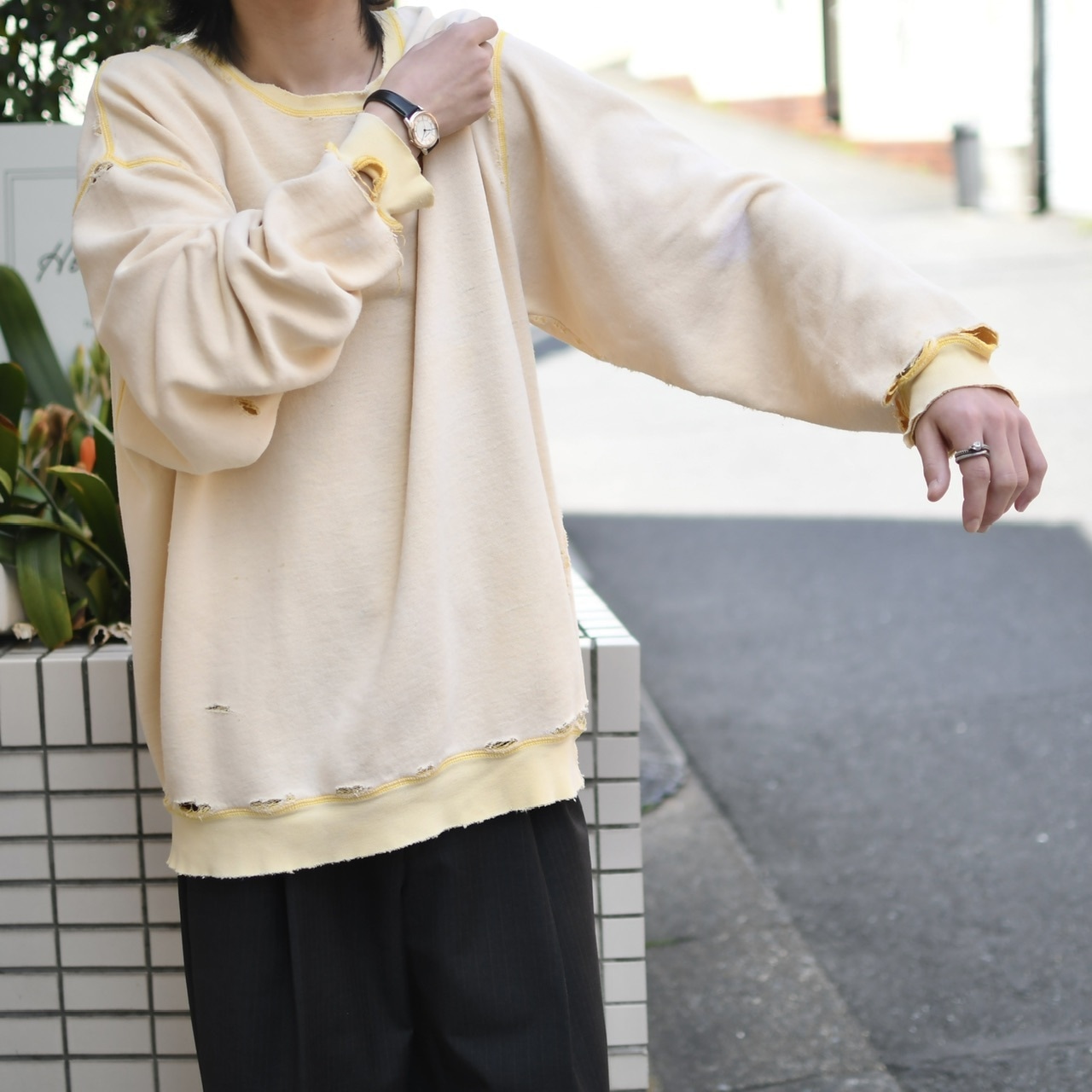 IZOD fade boro sweat yellow