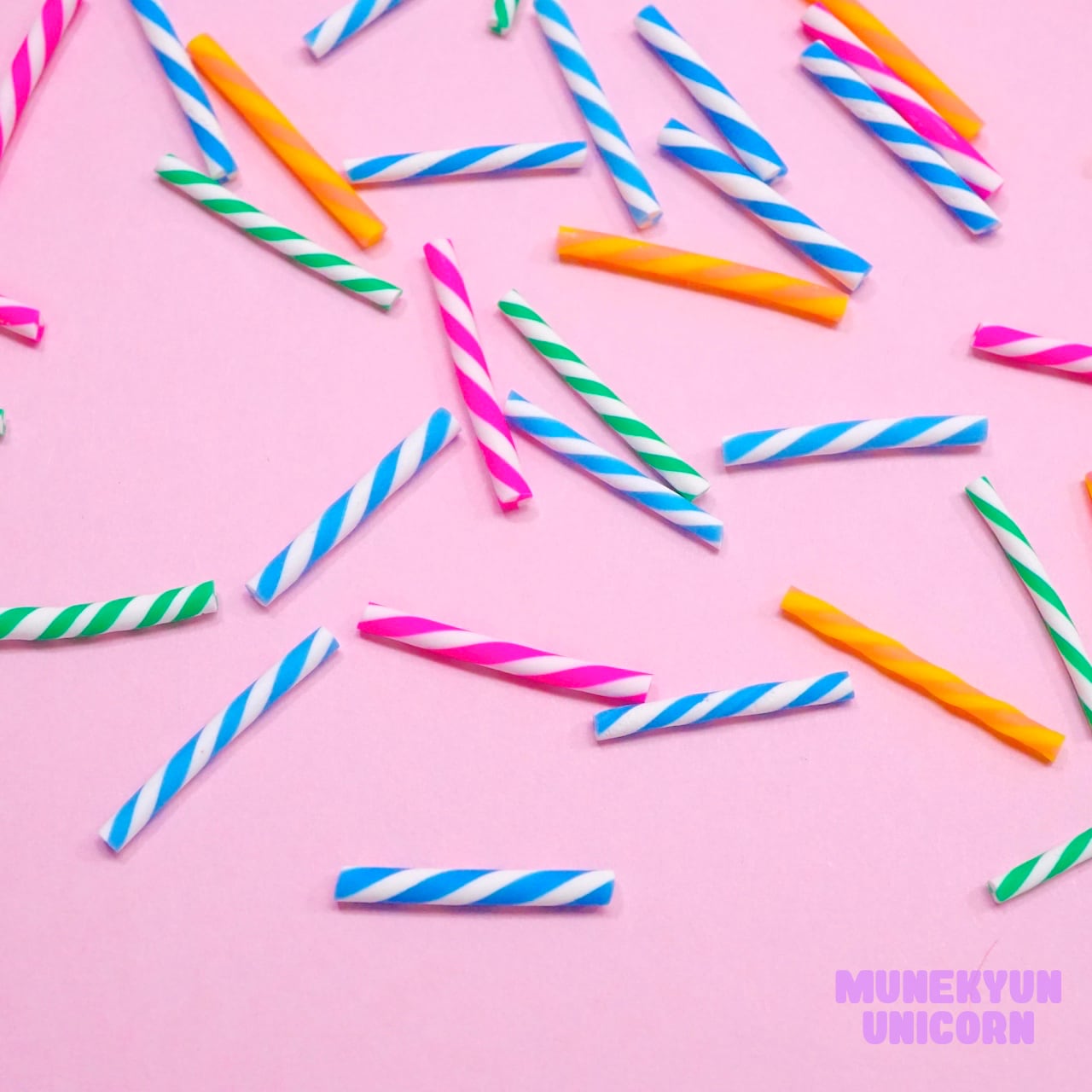 D405【10個】ミニチュア キャンディ スティック | デコパーツとビーズ